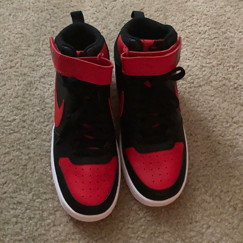 Air Jordan sneakers size 5.5 Y